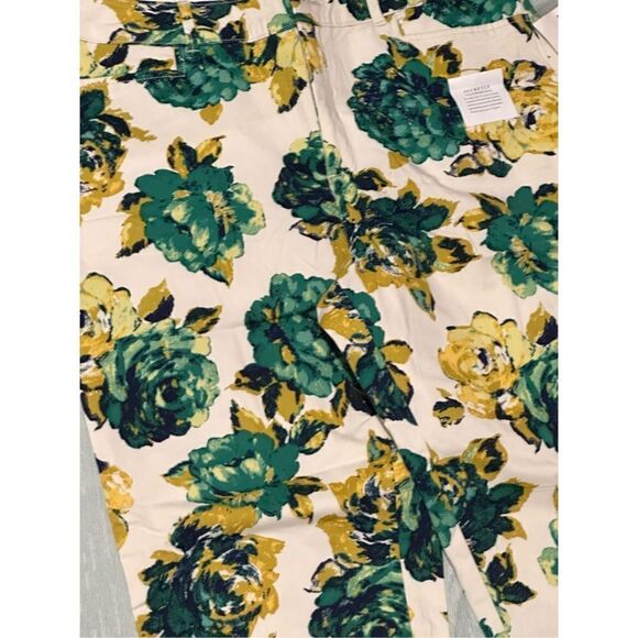 New with tags Croft & Borrow WOMENS STRETCH CAPRIS GREEN/WHITE FLORAL PRINT WIDE - Picture 3 of 7